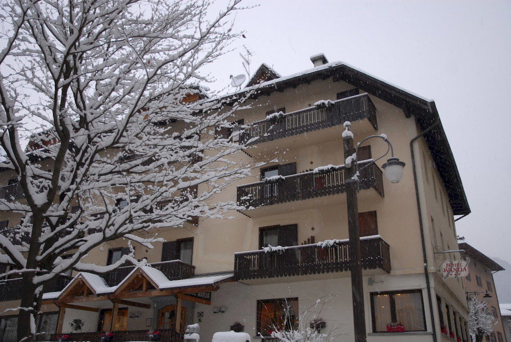 Hotel Wanda Pinzolo Exterior foto